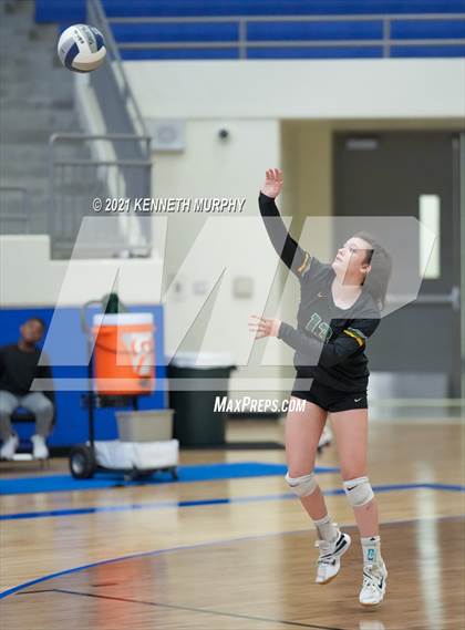 Thumbnail 2 in Gunter vs Boyd UIL 3A Region II Semi-Final photogallery.