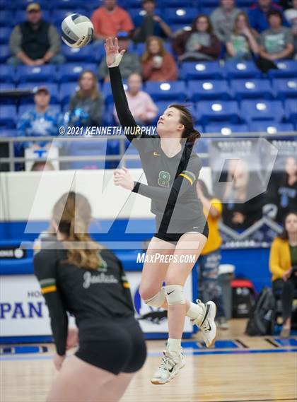 Thumbnail 1 in Gunter vs Boyd UIL 3A Region II Semi-Final photogallery.