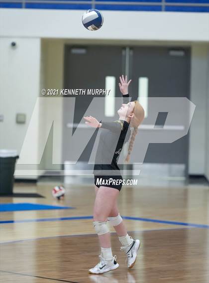 Thumbnail 1 in Gunter vs Boyd UIL 3A Region II Semi-Final photogallery.