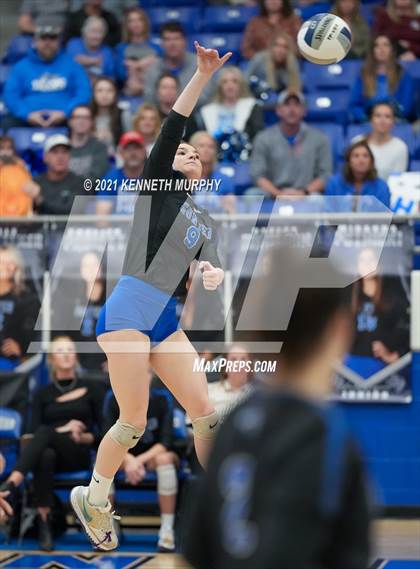 Thumbnail 2 in Gunter vs Boyd UIL 3A Region II Semi-Final photogallery.