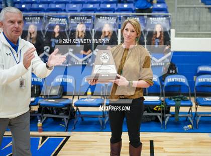 Thumbnail 3 in Gunter vs Boyd UIL 3A Region II Semi-Final photogallery.