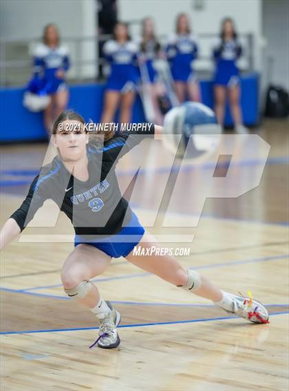 Thumbnail 1 in Gunter vs Boyd UIL 3A Region II Semi-Final photogallery.