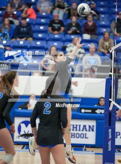 Thumbnail 3 in Gunter vs Boyd UIL 3A Region II Semi-Final photogallery.