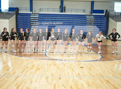Thumbnail 1 in Gunter vs Boyd UIL 3A Region II Semi-Final photogallery.