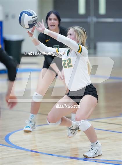 Thumbnail 3 in Gunter vs Boyd UIL 3A Region II Semi-Final photogallery.