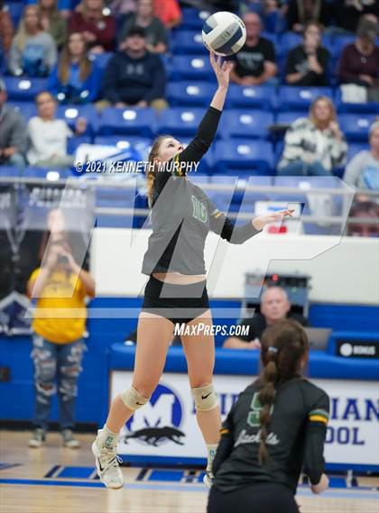 Thumbnail 1 in Gunter vs Boyd UIL 3A Region II Semi-Final photogallery.