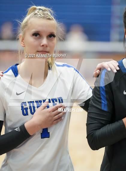 Thumbnail 1 in Gunter vs Boyd UIL 3A Region II Semi-Final photogallery.