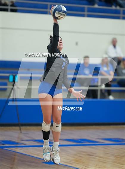 Thumbnail 2 in Gunter vs Boyd UIL 3A Region II Semi-Final photogallery.