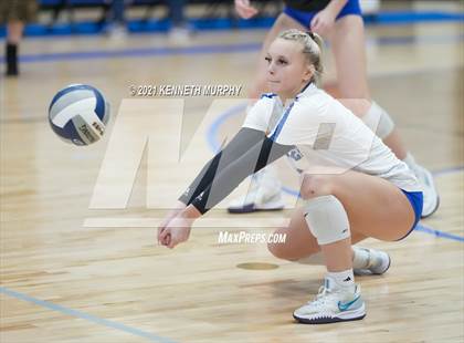 Thumbnail 3 in Gunter vs Boyd UIL 3A Region II Semi-Final photogallery.