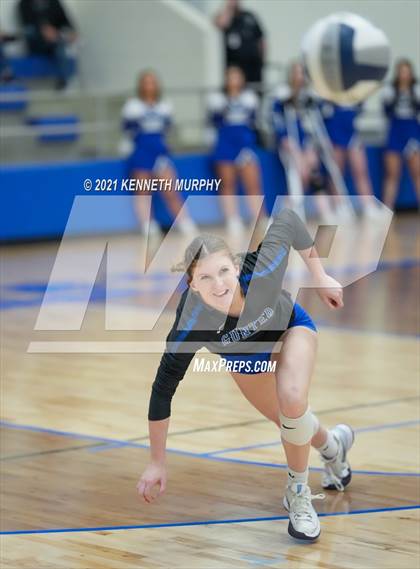 Thumbnail 1 in Gunter vs Boyd UIL 3A Region II Semi-Final photogallery.