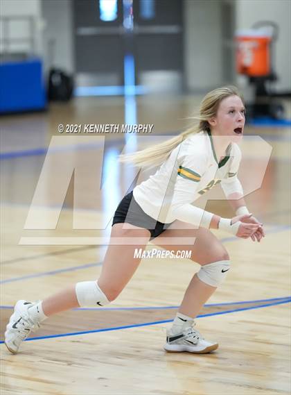 Thumbnail 2 in Gunter vs Boyd UIL 3A Region II Semi-Final photogallery.