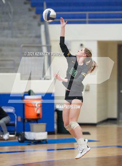 Thumbnail 3 in Gunter vs Boyd UIL 3A Region II Semi-Final photogallery.
