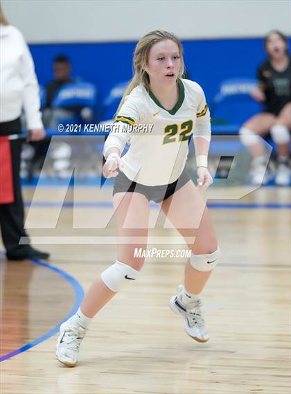 Thumbnail 2 in Gunter vs Boyd UIL 3A Region II Semi-Final photogallery.