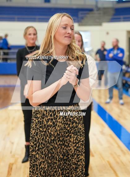 Thumbnail 2 in Gunter vs Boyd UIL 3A Region II Semi-Final photogallery.