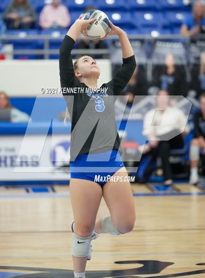 Thumbnail 3 in Gunter vs Boyd UIL 3A Region II Semi-Final photogallery.
