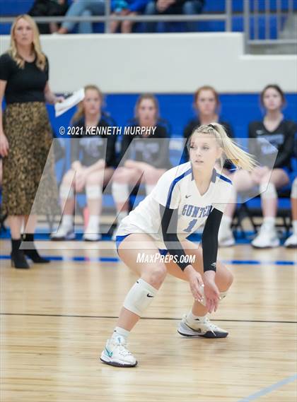Thumbnail 3 in Gunter vs Boyd UIL 3A Region II Semi-Final photogallery.