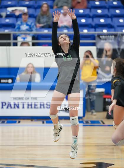 Thumbnail 3 in Gunter vs Boyd UIL 3A Region II Semi-Final photogallery.