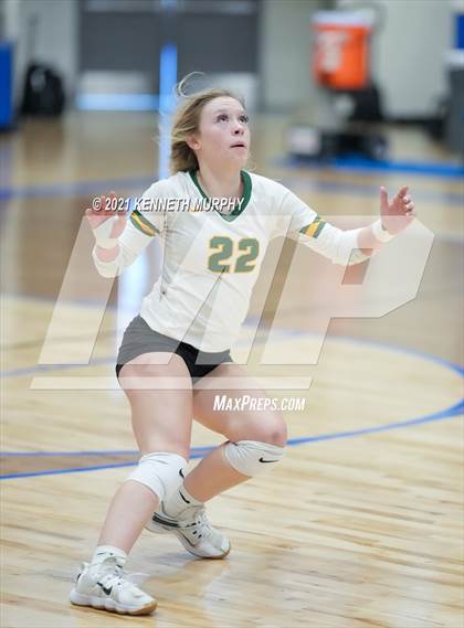 Thumbnail 1 in Gunter vs Boyd UIL 3A Region II Semi-Final photogallery.