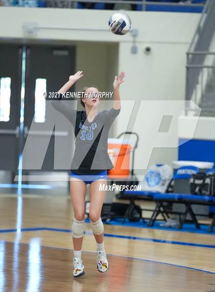 Thumbnail 2 in Gunter vs Boyd UIL 3A Region II Semi-Final photogallery.