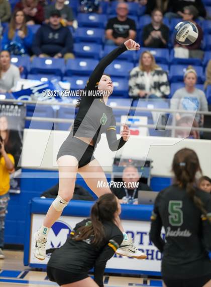 Thumbnail 3 in Gunter vs Boyd UIL 3A Region II Semi-Final photogallery.