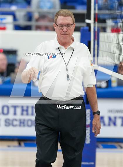 Thumbnail 1 in Gunter vs Boyd UIL 3A Region II Semi-Final photogallery.
