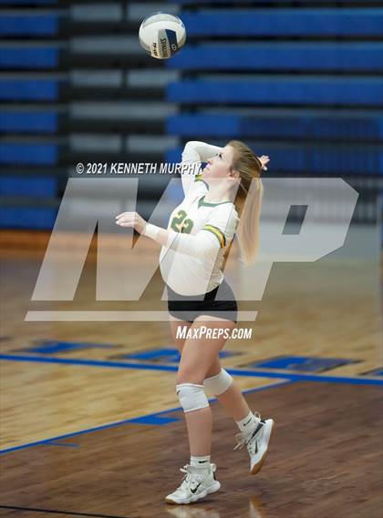 Thumbnail 2 in Gunter vs Boyd UIL 3A Region II Semi-Final photogallery.