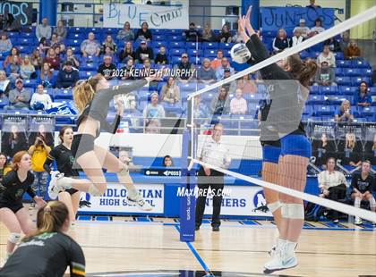 Thumbnail 2 in Gunter vs Boyd UIL 3A Region II Semi-Final photogallery.