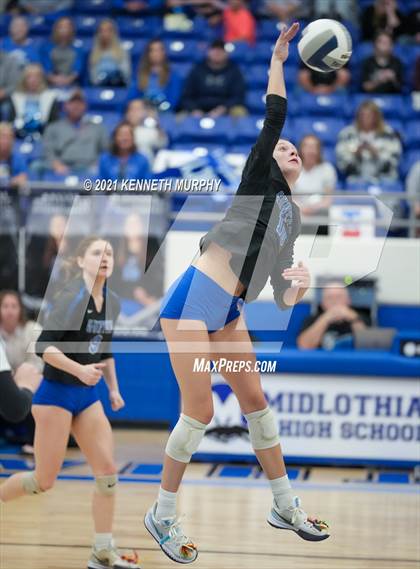 Thumbnail 2 in Gunter vs Boyd UIL 3A Region II Semi-Final photogallery.