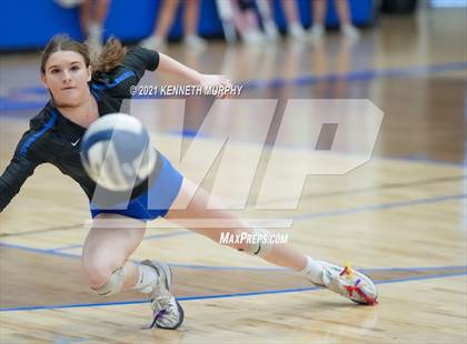 Thumbnail 3 in Gunter vs Boyd UIL 3A Region II Semi-Final photogallery.
