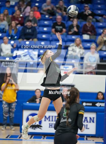 Thumbnail 1 in Gunter vs Boyd UIL 3A Region II Semi-Final photogallery.