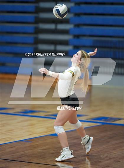 Thumbnail 1 in Gunter vs Boyd UIL 3A Region II Semi-Final photogallery.