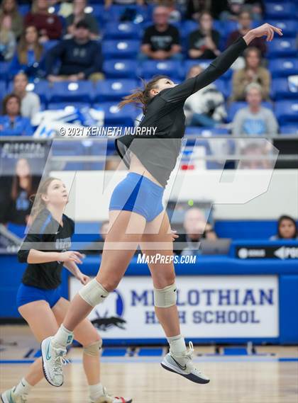 Thumbnail 2 in Gunter vs Boyd UIL 3A Region II Semi-Final photogallery.