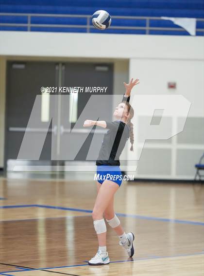 Thumbnail 2 in Gunter vs Boyd UIL 3A Region II Semi-Final photogallery.