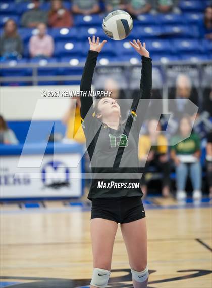 Thumbnail 3 in Gunter vs Boyd UIL 3A Region II Semi-Final photogallery.