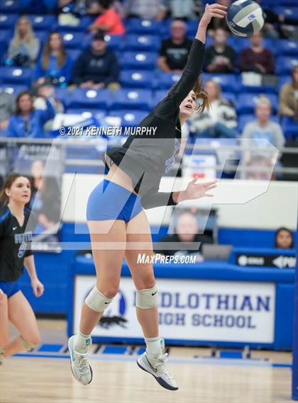Thumbnail 1 in Gunter vs Boyd UIL 3A Region II Semi-Final photogallery.