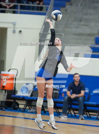 Thumbnail 1 in Gunter vs Boyd UIL 3A Region II Semi-Final photogallery.