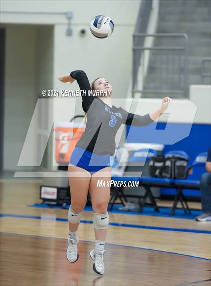 Thumbnail 2 in Gunter vs Boyd UIL 3A Region II Semi-Final photogallery.