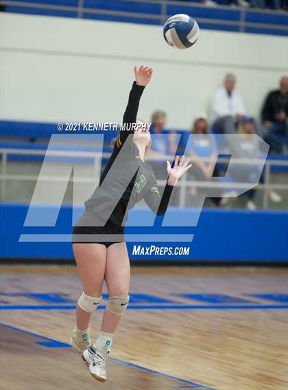 Thumbnail 2 in Gunter vs Boyd UIL 3A Region II Semi-Final photogallery.