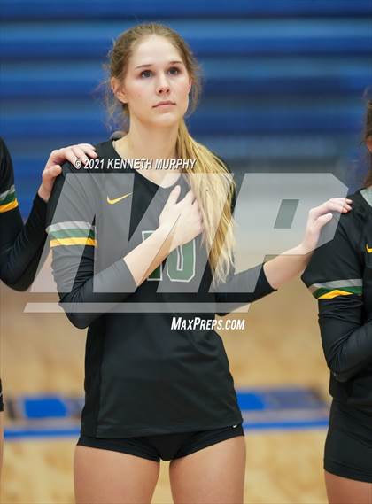 Thumbnail 3 in Gunter vs Boyd UIL 3A Region II Semi-Final photogallery.