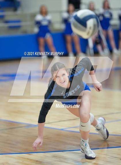 Thumbnail 2 in Gunter vs Boyd UIL 3A Region II Semi-Final photogallery.