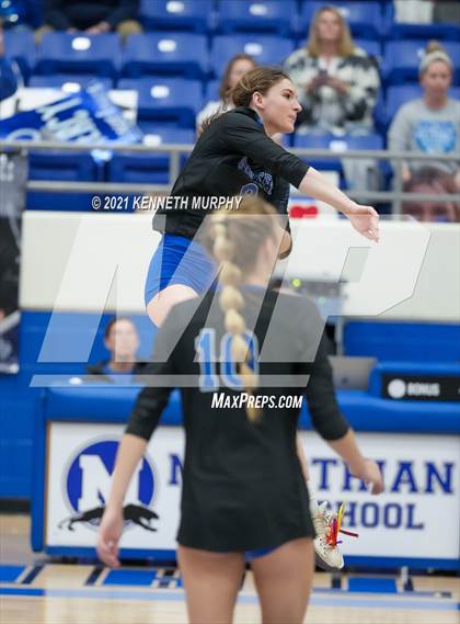 Thumbnail 2 in Gunter vs Boyd UIL 3A Region II Semi-Final photogallery.