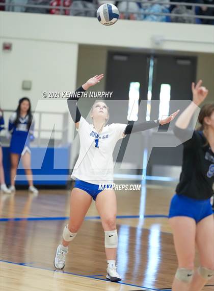 Thumbnail 1 in Gunter vs Boyd UIL 3A Region II Semi-Final photogallery.