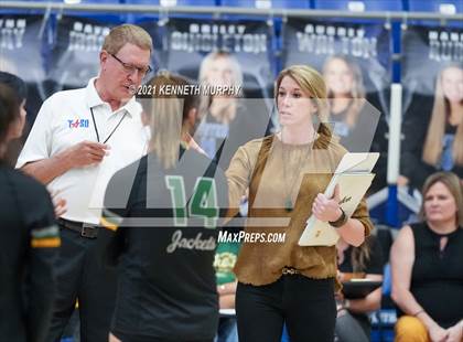 Thumbnail 1 in Gunter vs Boyd UIL 3A Region II Semi-Final photogallery.