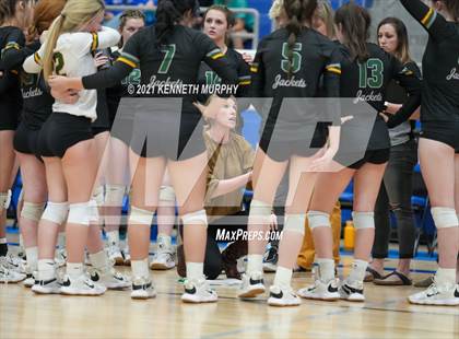 Thumbnail 2 in Gunter vs Boyd UIL 3A Region II Semi-Final photogallery.