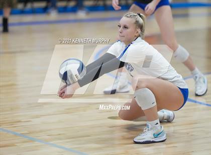 Thumbnail 1 in Gunter vs Boyd UIL 3A Region II Semi-Final photogallery.