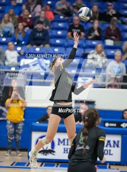 Thumbnail 3 in Gunter vs Boyd UIL 3A Region II Semi-Final photogallery.