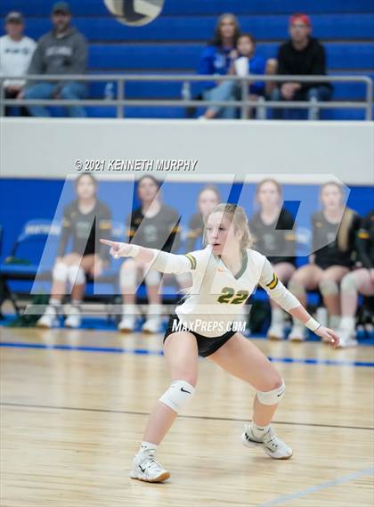 Thumbnail 1 in Gunter vs Boyd UIL 3A Region II Semi-Final photogallery.