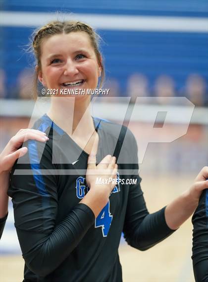 Thumbnail 1 in Gunter vs Boyd UIL 3A Region II Semi-Final photogallery.
