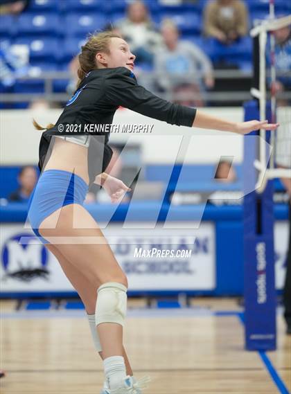 Thumbnail 3 in Gunter vs Boyd UIL 3A Region II Semi-Final photogallery.