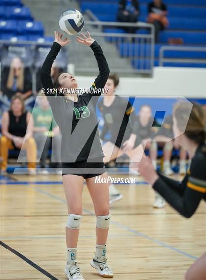 Thumbnail 2 in Gunter vs Boyd UIL 3A Region II Semi-Final photogallery.